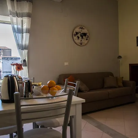 Castel Capuano Flat By Domusextra * Неаполь