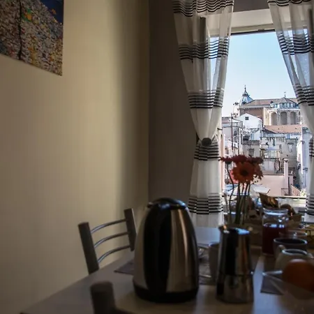 Castel Capuano Flat By Domusextra * Неаполь